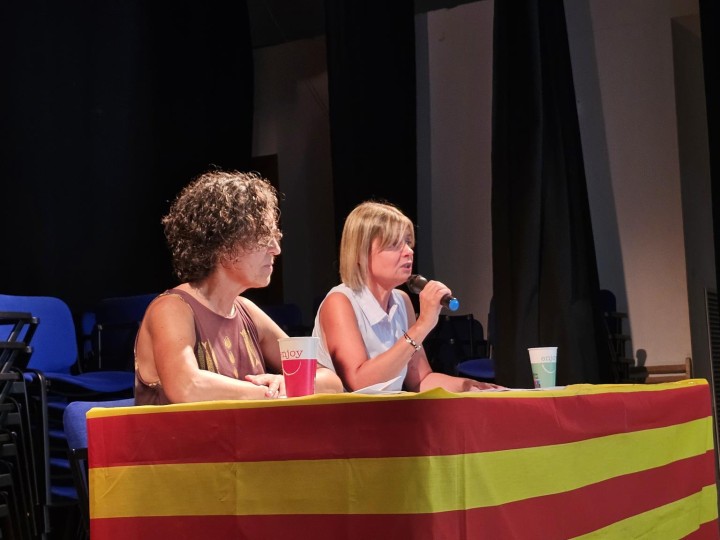 La presidenta de la Diputació, Noemí Llauradó, reivindica la necessitat de garantir serveis i oportunitats als municipis més petits en el pregó de la Festa Major de la Bisbal